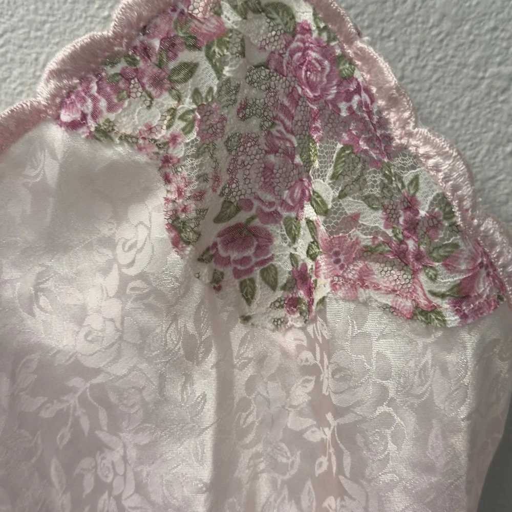 Val Mode Lingerie Nightgown Womens Small Pink Excellent Floral Lace Vintage USA